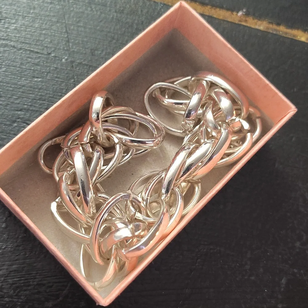 Elegant Silver Chain Bracelet - Picture 10 of 12